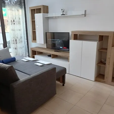 Piso Andrea Apartment *